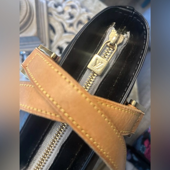 Sale ~ Louis Vuitton Houston, Custom - 100% Authentic - Picture 7 of 10